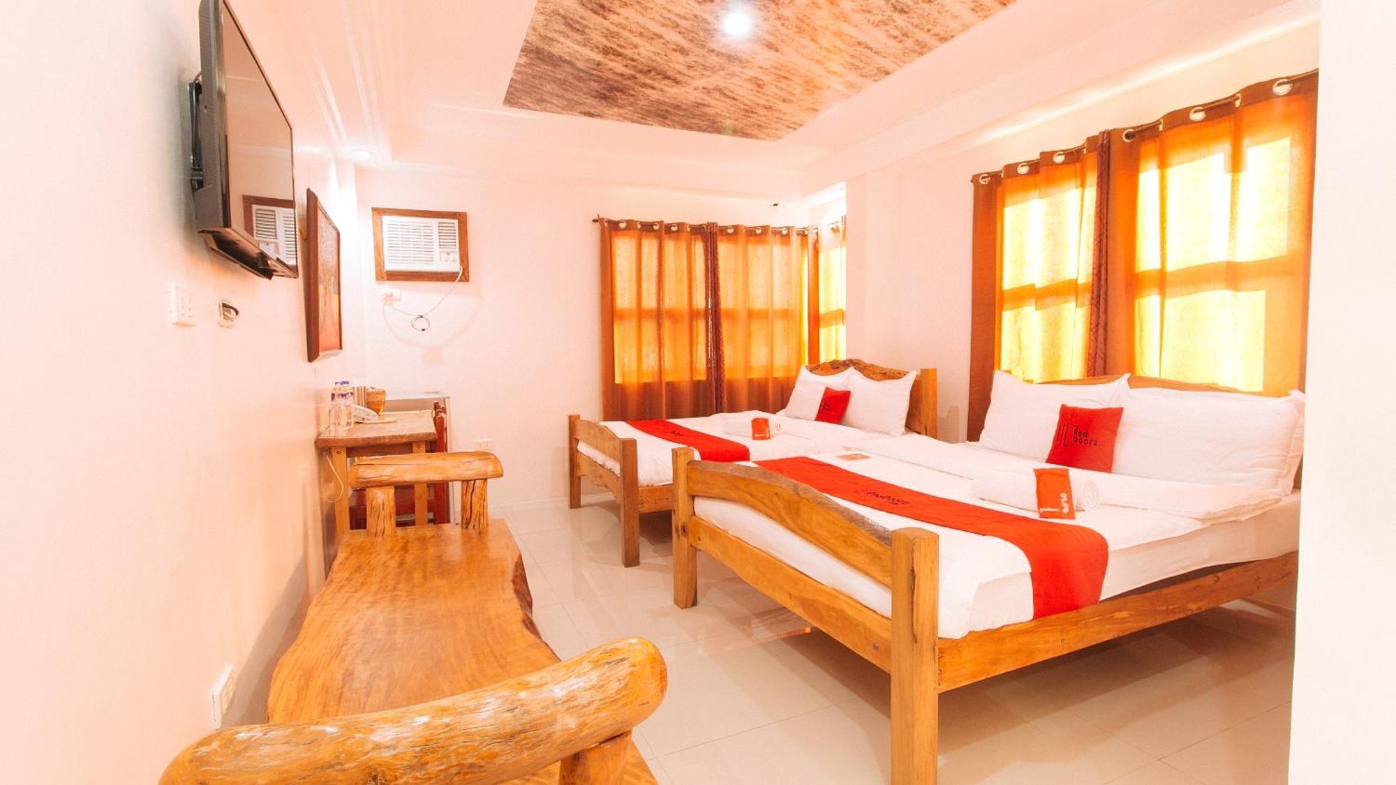 Reddoorz Plus @ Jollydays Hotel Nueva Ecija San Jose  Exterior photo