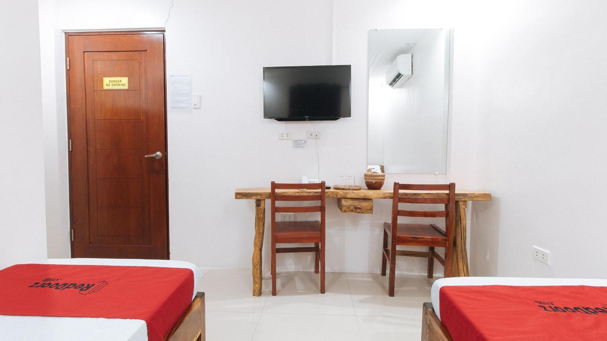 Reddoorz Plus @ Jollydays Hotel Nueva Ecija San Jose  Exterior photo