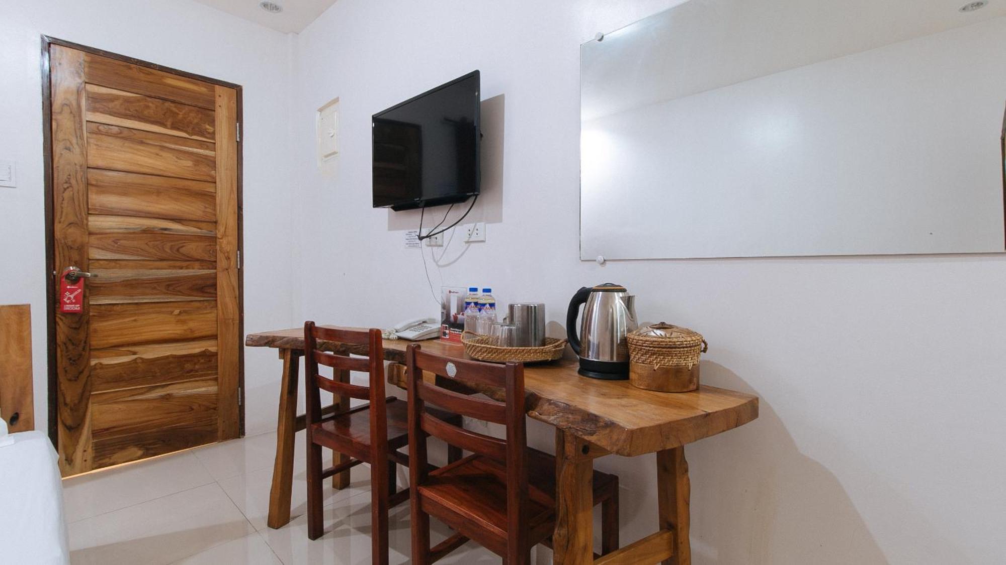 Reddoorz Plus @ Jollydays Hotel Nueva Ecija San Jose  Exterior photo
