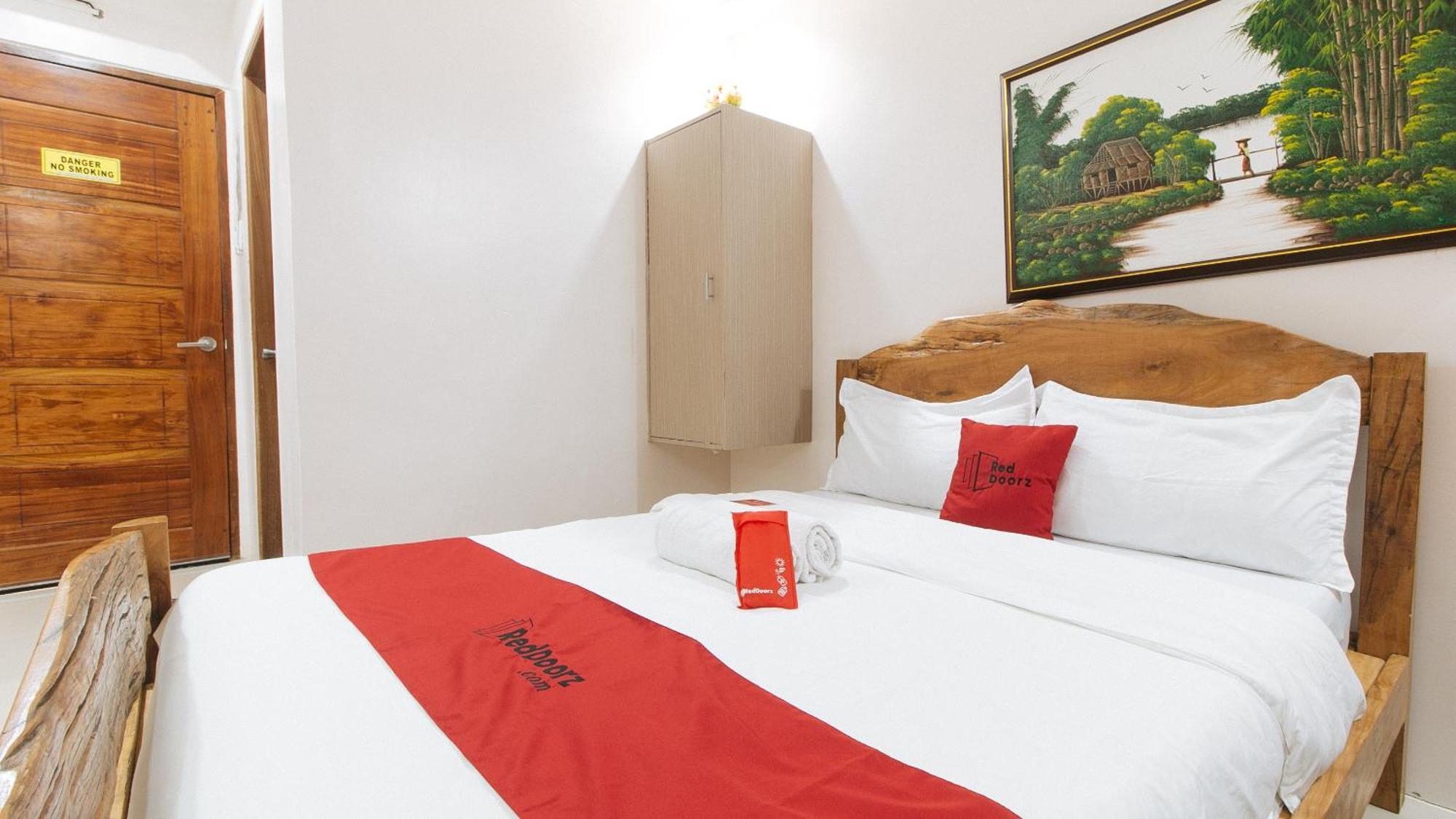 Reddoorz Plus @ Jollydays Hotel Nueva Ecija San Jose  Exterior photo