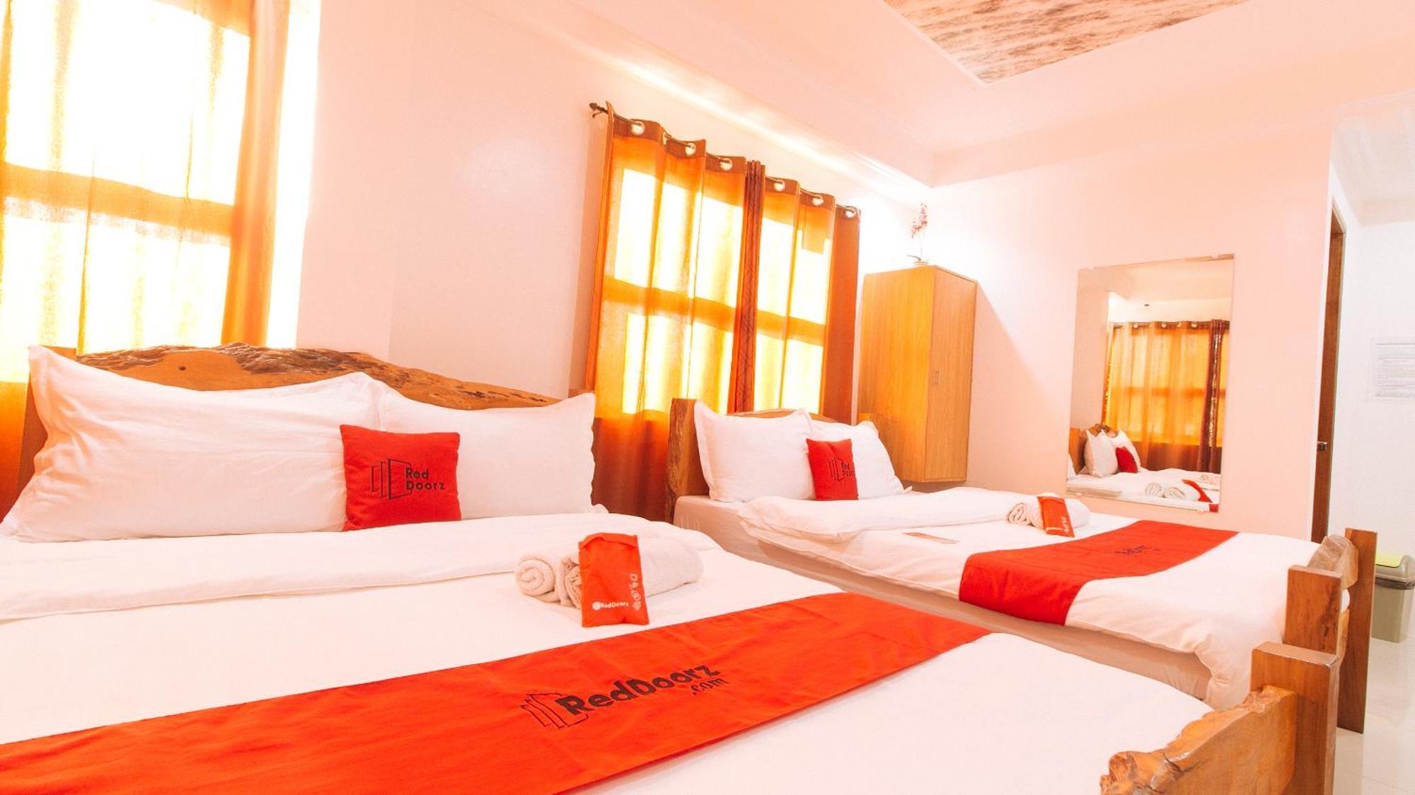 Reddoorz Plus @ Jollydays Hotel Nueva Ecija San Jose  Exterior photo